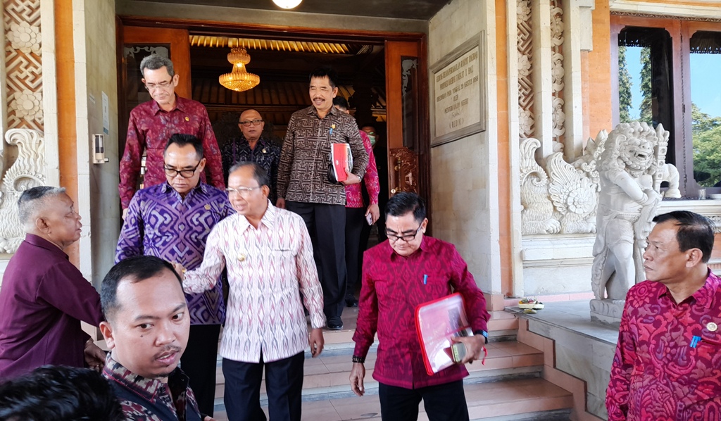 GUBERNUR: Gubernur Bali, Wayan Koster.