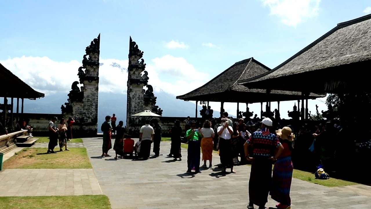 Situasi Objek Wisata Pura Lempuyang, Desa Purwayu, Desa Tribuana, Abang, Karangasem, Bali.