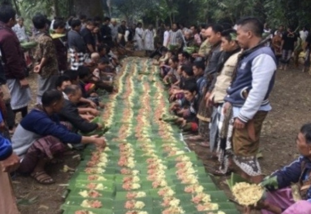 Mekawas di Desa Adat Sekardadi, Kintamani, Bangli, adalah salah satu tradisi unik umat Hindu di Bali.