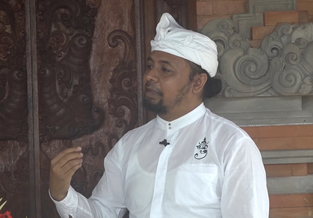 GALUNGAN: Penekun Lontar Ida Bagus Made Baskara dari Geria Gunung Kawi Manuaba, Tampak Siring, Gianyar sebut soal Jagal Mangsa saat penampahan Galungan tidak ada rujukan yang jelas.