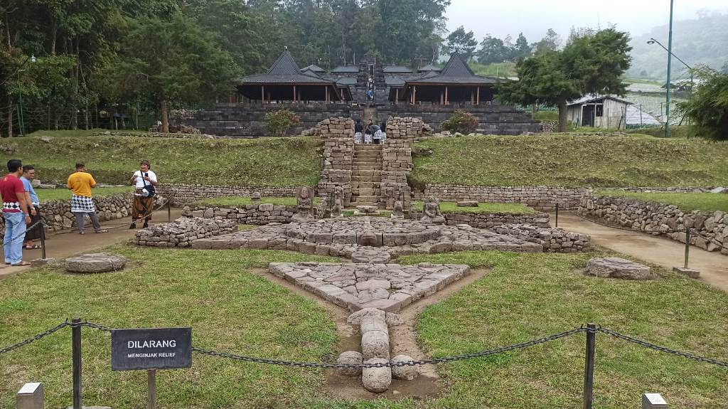CANDI CETHO : Kompleks Candi Cetho di Karanganyar Jawa Tengah
