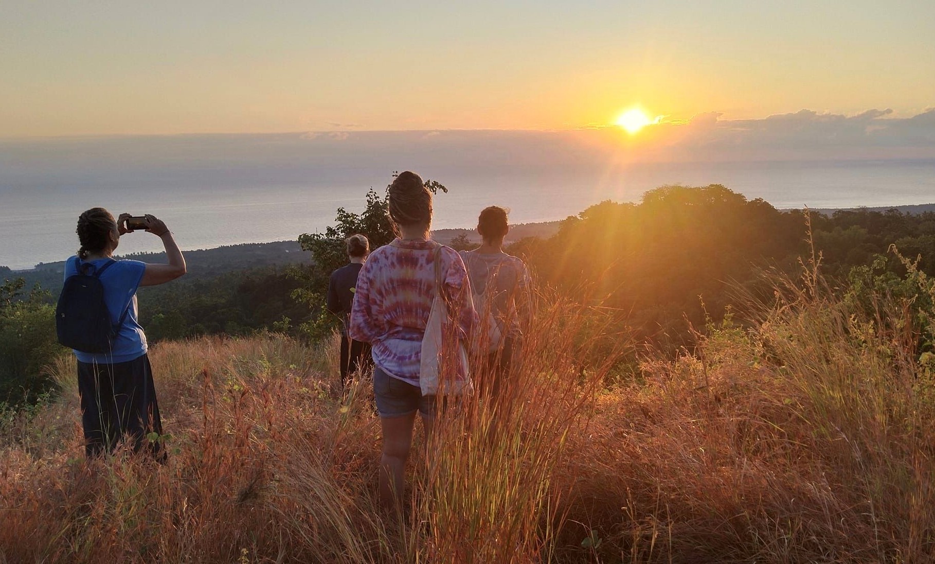 Kegiatan berwisata bersama Tour de Les di Desa Les, Kecamatan Tejakula, Buleleng, Bali.