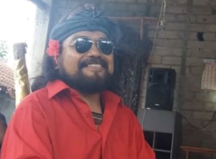 I Wayan Kari Subali sejak 20 tahun lalu merawat ODGJ di rumahnya.