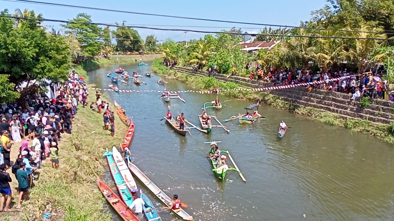 Lomba sampan tradisional di Jembrana, Sabtu 5 Agustus 2023.