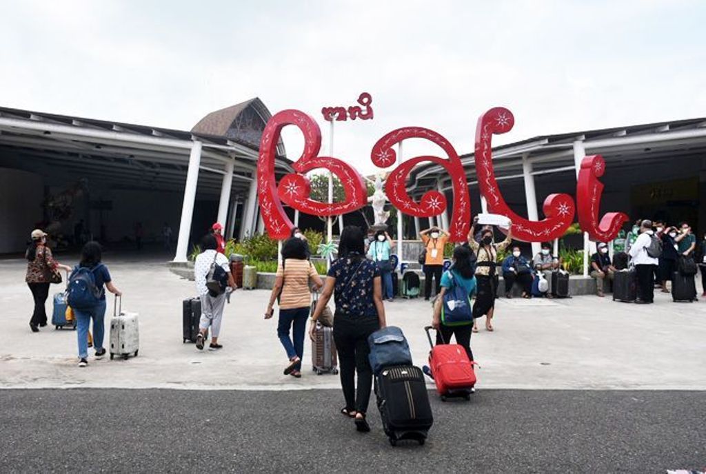 Kondisi Bandara Ngurah Rai di Bali yang menjadi salah satu pendukung pariwisata yang mempengaruhi ekonomi Bali
