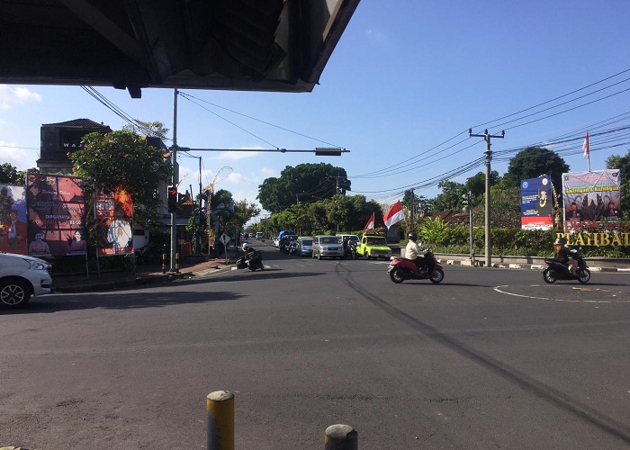 BALIHO :  Perempatan Blahbatuh dan Jalan Bypas Darma Giri Buruan, salah satu tempat strategis memasang baliho di Gianyar.