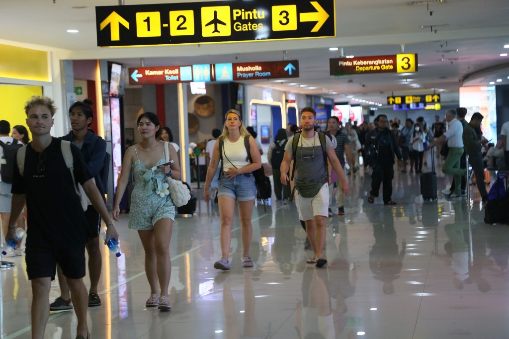 TERTINGGI: Trafik penumpang di Bandara Ngurah Rai mengalami peningkatan pada Juli 2023. Rute internasional terpadat justru bukan Australia.