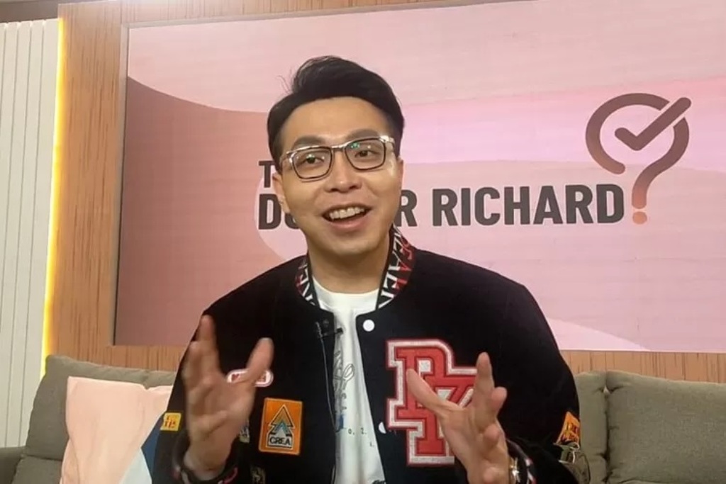 SOROT: Dokter Richard Lee soroti konten jilat es krim milik Oklin Fia. Dia mempertanyakan, apakah konten tersebut termasuk penistaan agama.