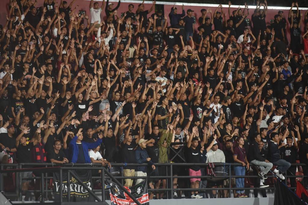 KEMBALI: NSB12 kembali memadati Tribun Utara Stadion Kapten I Wayan Dipta, Gianyar saat Bali United melawan Persik Kediri di pekan ketujuh BRI Liga 1 Indonesia 2023/2024, Senin (7/8) .