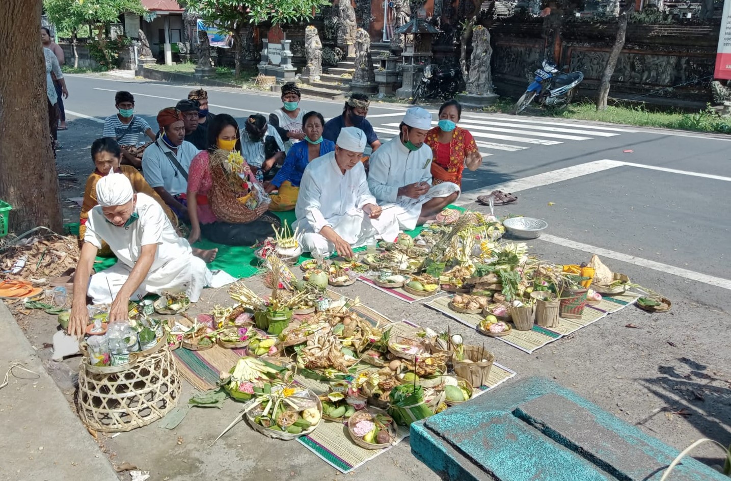 Upacara Matebusan umat Hindu di Bali.