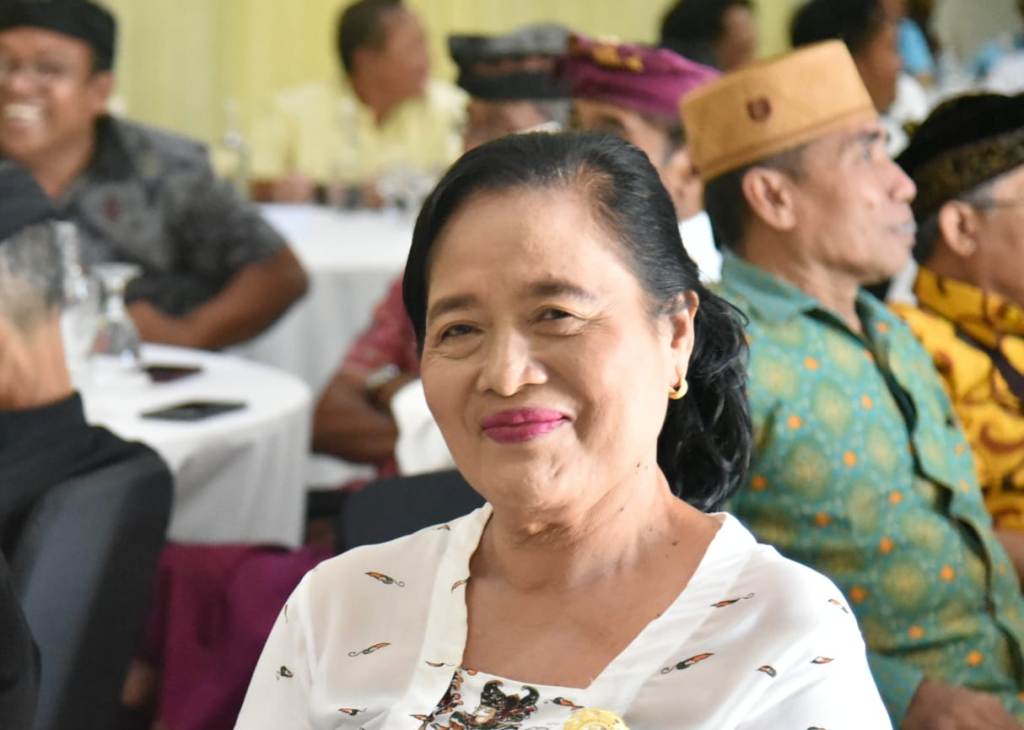 Ketua PHDI Karangasem, Ni Nengah Rustini menanggapi WNA yang merusak Pura Goa Raja Besakih