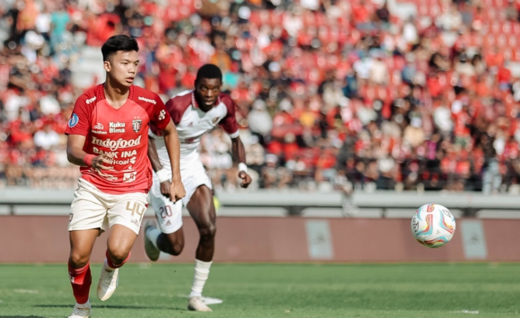Pemain Belakang Bali United Kadek Arel, langsung gabugn Timnas U23 setelah bantu timnya atasi PSM 3-2