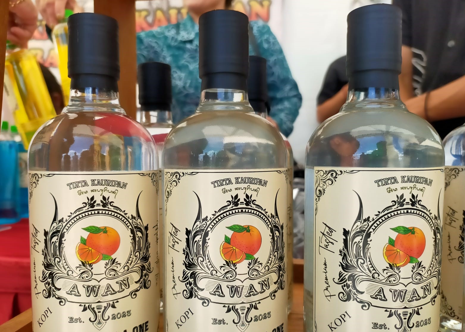 Arak kopi hasil olahan Kelompok Tirta Kauripan, Desa Awan, Kecamatan Kintamani, Bangli, Bali.