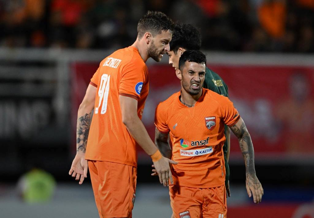 Bintang Borneo FC Stefano Lilipaly (kanan) menjadi pemeran utama kemenangan timnya atas Persikabo 1973