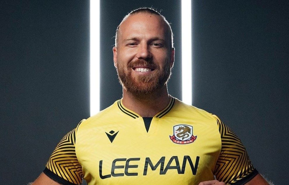 Striker anyar Lee Man FC yang pemain timnas Estonia, Henri Anier yang kemungkinan diturunkan saat menghadapi Bali United di Liga Champions Asia 2023.