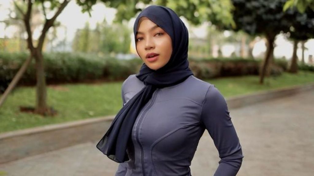 LAPOR POLISI: Tiktoker Oklin Fia dilaporkan ke polisi oleh PB SEMI lantaran membuat konten jilat es krim dengan berhijab yang dianggap melanggar kesusilaan.