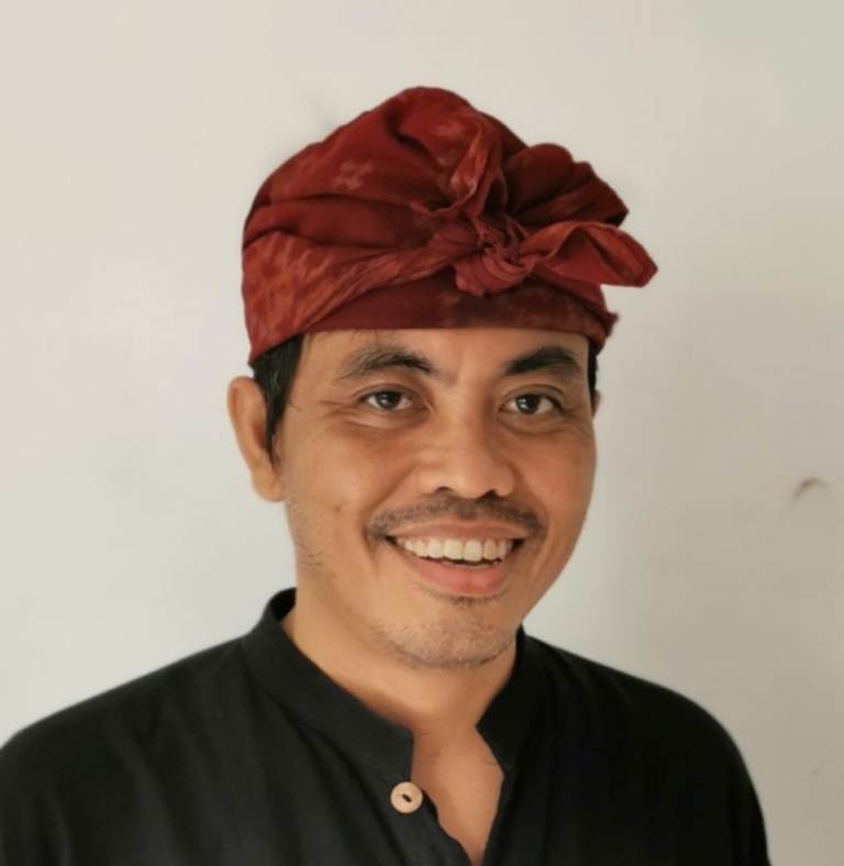 Filolog Bali, Sugi Lanus