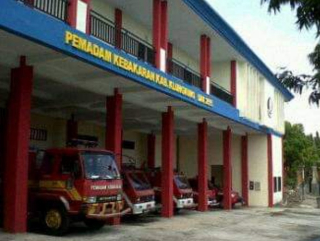 DITIPU: Armada Pemadam Kebakaran Kabupaten Klungkung selalu siaga. Namun Selasa (15/8) kemarin ditipu OTK karena Puskesma Banjarangkan II dibilang terbakar.