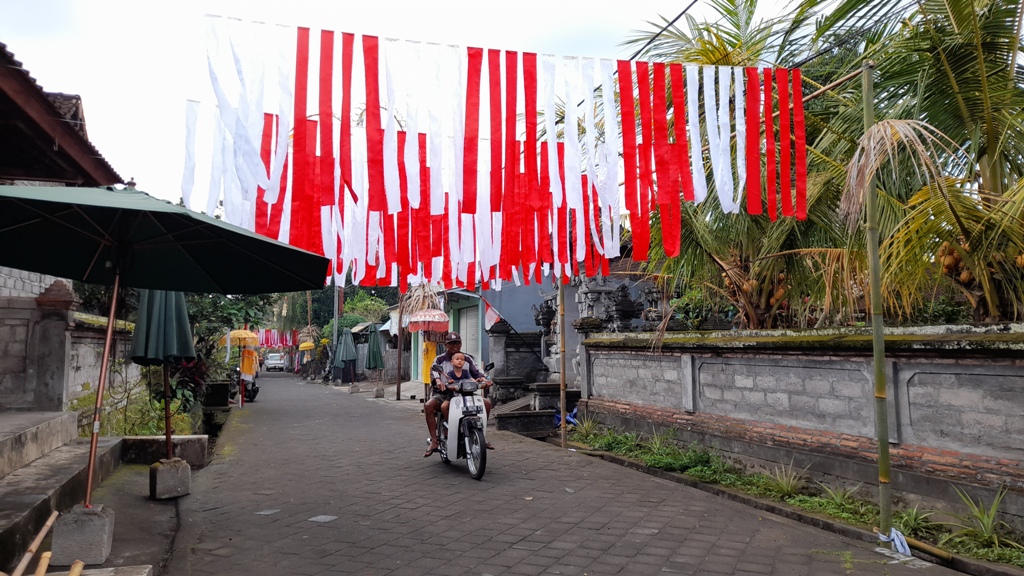 SEKAA TERUNA:  Sekaa Teruna Bina Marga menggelar event Sayan Nguni Street Art dan Food Festival di Gang Emas, Banjar Mas, Sayan, Ubud, Sabtu (19/8).