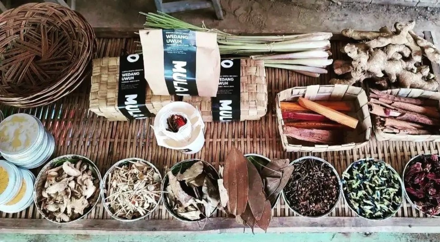 Rempah-rempah siap diolah di Angringan Mula Keto Buleleng.