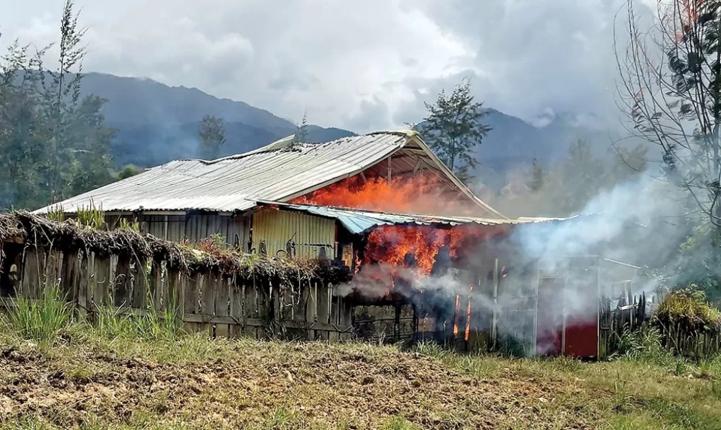 KST: Teror KST makin menjadi-jadi. KST menjadi sumber konflik di masyarakat dan menghambat pembangunan di Papua.