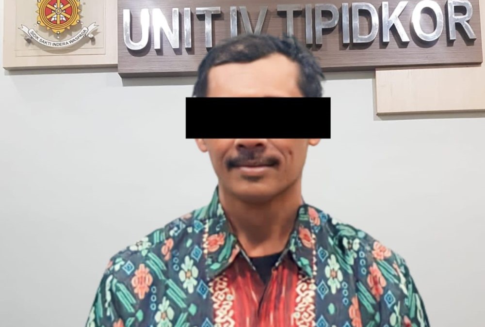 Pelarian Kamdi sebagai tersangka korupsi dana desa berakhir.  Kini ia ditahan di Rutan Polres Malang.