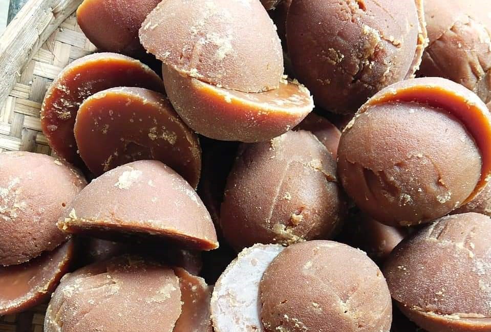 gula aren tak sekadar pemanis makanan bagi umat Hindu di Desa Pedawa, Kecamatan Banjar, Buleleng, Bali.