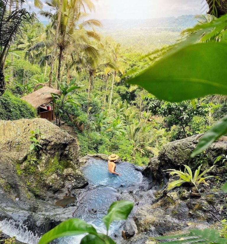 AIR TERJUN: Air Terjun Gembleng berada di Desa Telun Wayah atau nama lainya Desa Tri Eka Buana, Sidemen Bali.