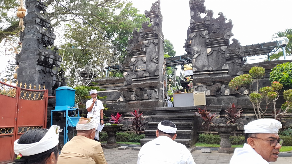 PENYULUH : Penyuluh Agama Hindu Kemenag Kabupaten Tabanan, Ketut Wiratmaja.