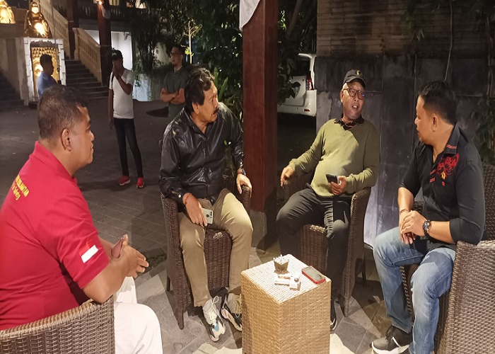 SIDAK: Ketua Komisi II DPRD Badung I Gusti Lanang Umbara bersama OPD terkait melaksanakan sidak di Imani Rooftop, Kamis (31/8).