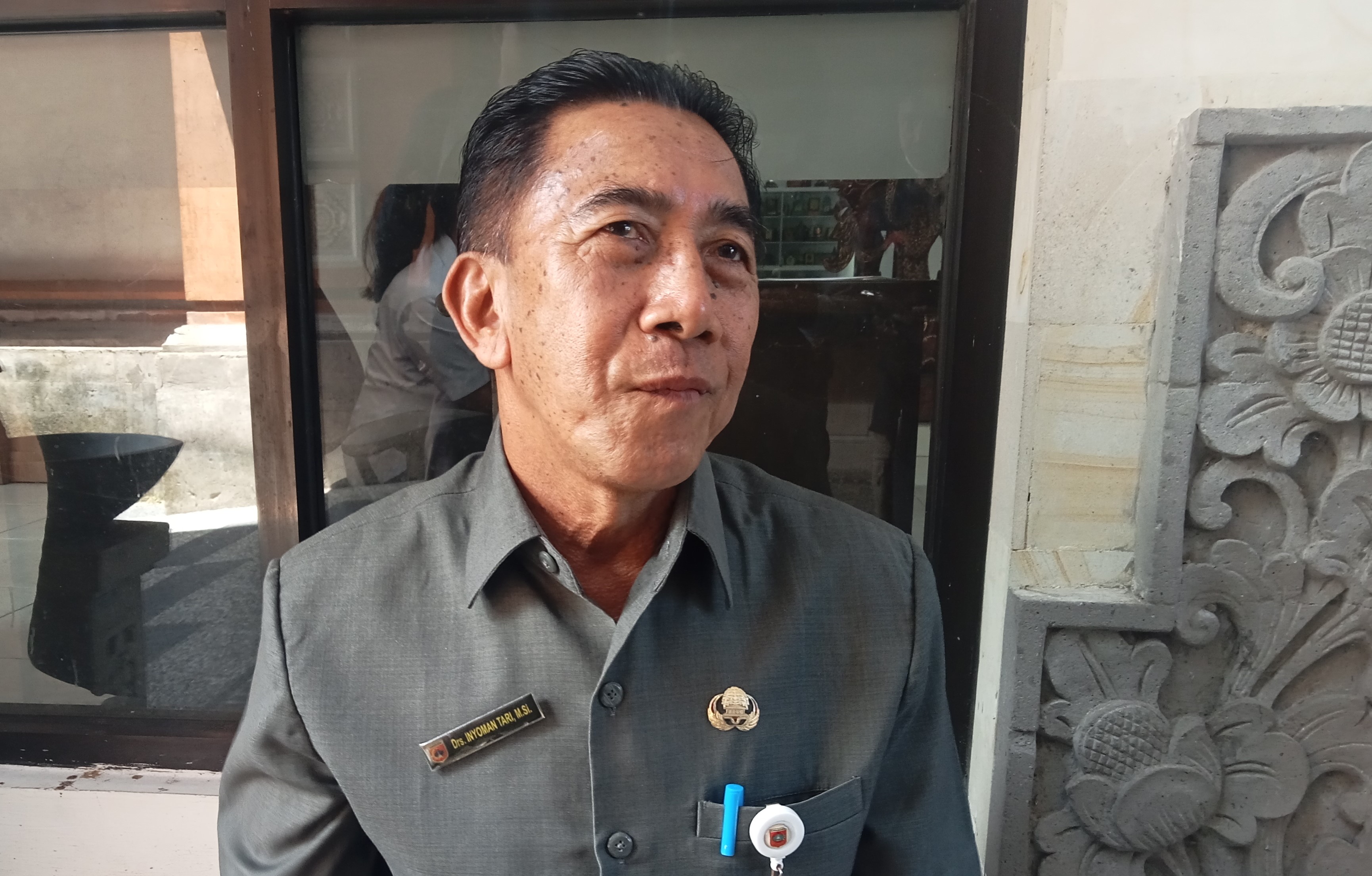 Kepala Dinas Lingkungan Hidup Karangasem I Nyoman Tari bicara soal kondisi TPA Butus.