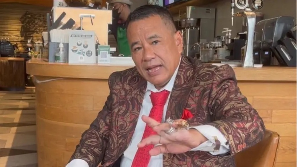 HOTMAN PARIS: Hotman Paris unggah video detik-detik jatuhnya lift Ayuterra Resort. Menanggapi unggahan itu, warganet minta usut tuntas kasus ini.