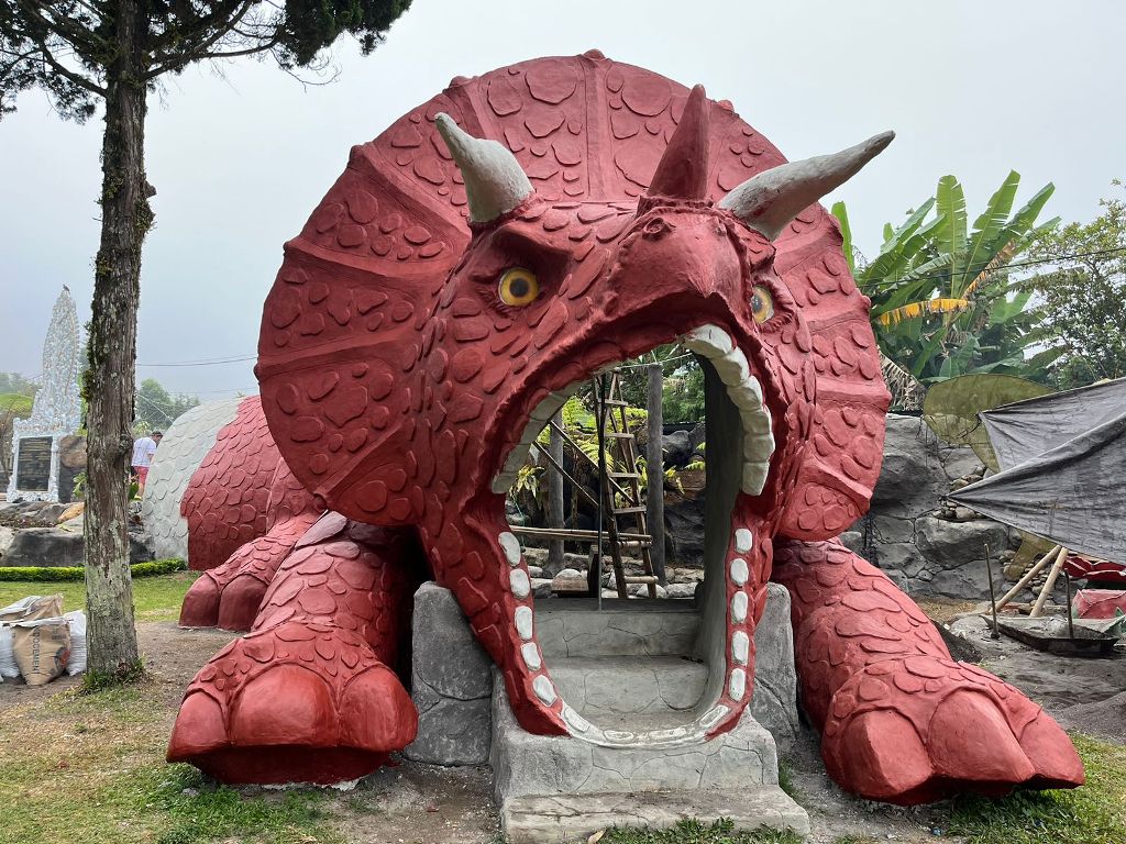 Wow! Bali Akan Segera Hadirkan Taman Kaktus Unik di Dalam Perut Dinosaurus dan Tari Kecak Spektakuler di Atas Air