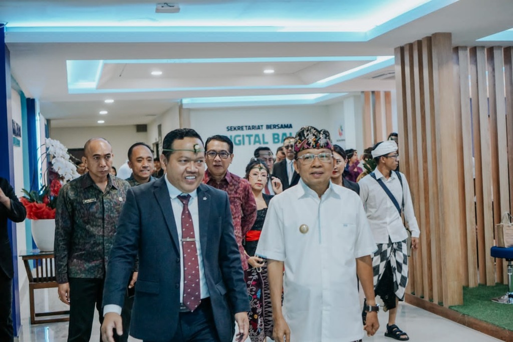 EKONOMI KREATIF: Pembentukan Sekretariat Bersama digital Bali di kampus Primakara University yang dihadiri Gubernur Bali Wayan Koster.