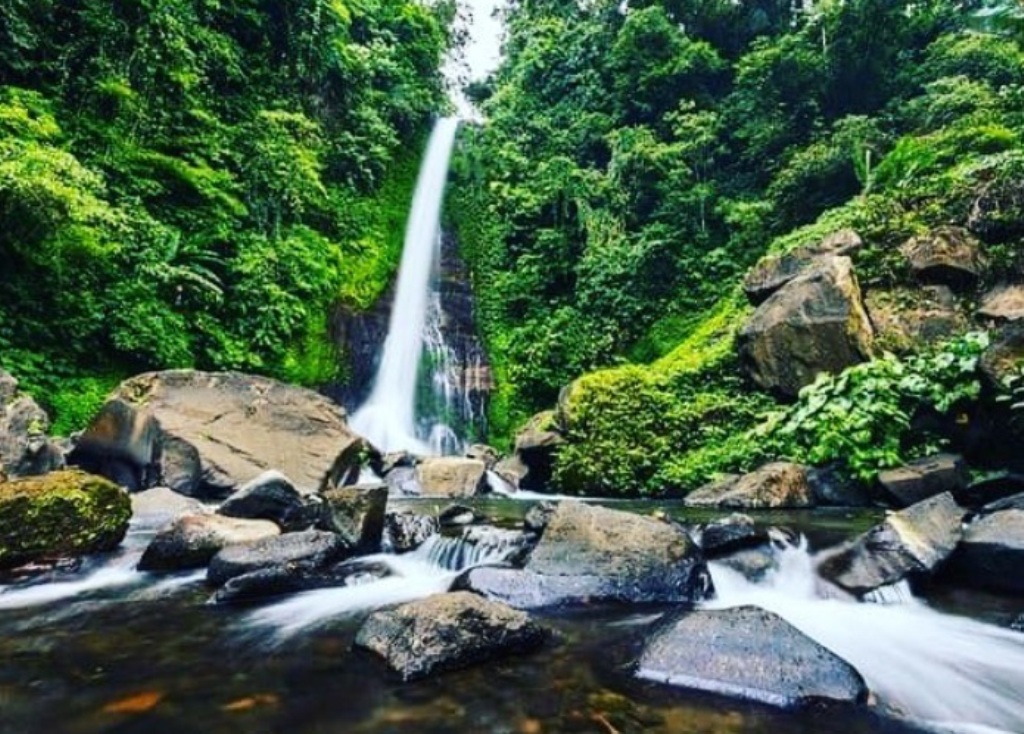 Air Terjun Gitgit: Keindahan Bertingkat di Desa Gitgit