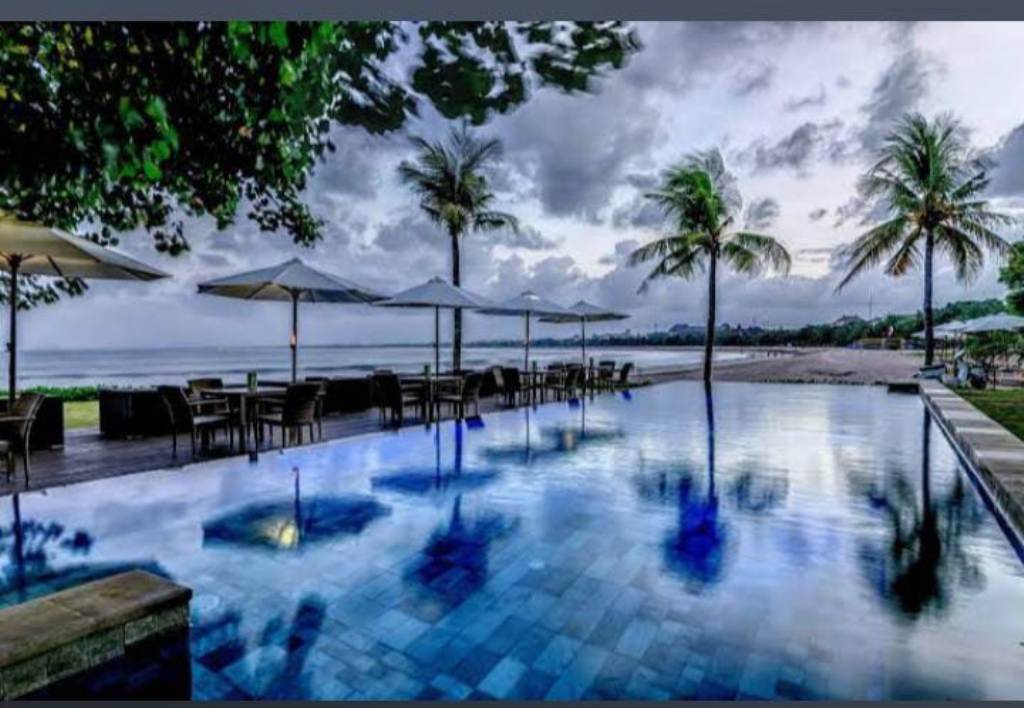 GARDEN: Bali Garden Beach Resort berlokasi di Jalan Kartika Plaza, Kuta, Badung, Bali.