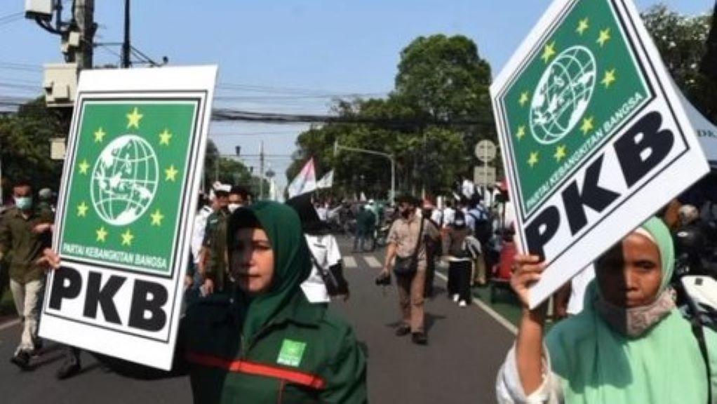 PKB yang dilahirkan oleh ulama dan kiai Nu menjadi telah menjadi kekuatan politik di Indonesia.