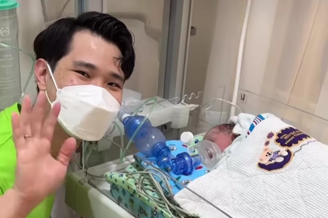 Putri dari pasangan Jess No Limit dan Sisca Kohl telah lahir ke dunia