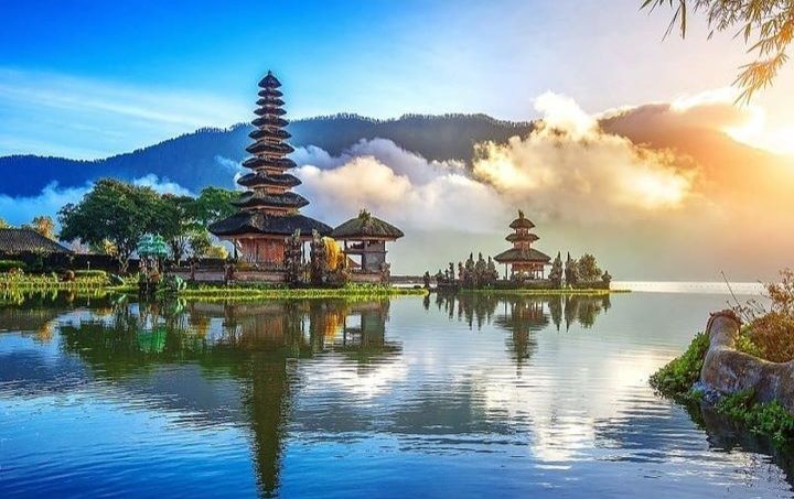 Kawasan Pura Ulun Danu Beratan.
