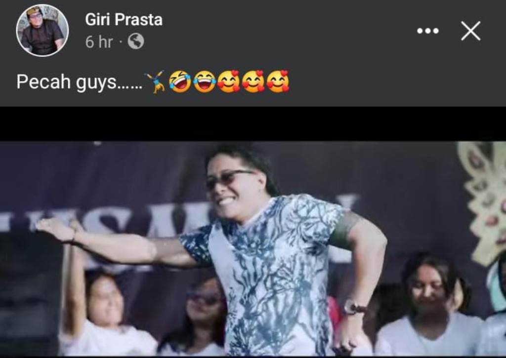 GIRI PRASTA: Penampilan Bupati Giri Prasta dalam acara Dwisman Festival ke-4 menjadi pusat perhatian warganet. Giri Prasta nyanyikan lagu &ldquo;Selem Badeng Mepipis&rdquo; yang tengah hits, karya Bagus Wirata.