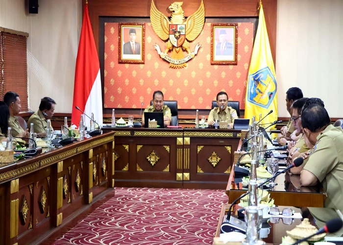 HARI PERTAMA; Pertemuan hari pertama S.M Mahendra Jaya menjabat sebagai Pj Gubernur Bali.