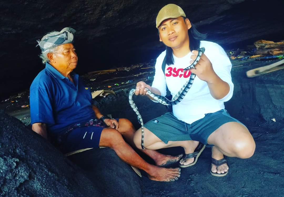 Mitos Lelipi Poleng: Ular Suci yang Menjaga Kesucian Pura Tanah Lot, Tabanan, Bali