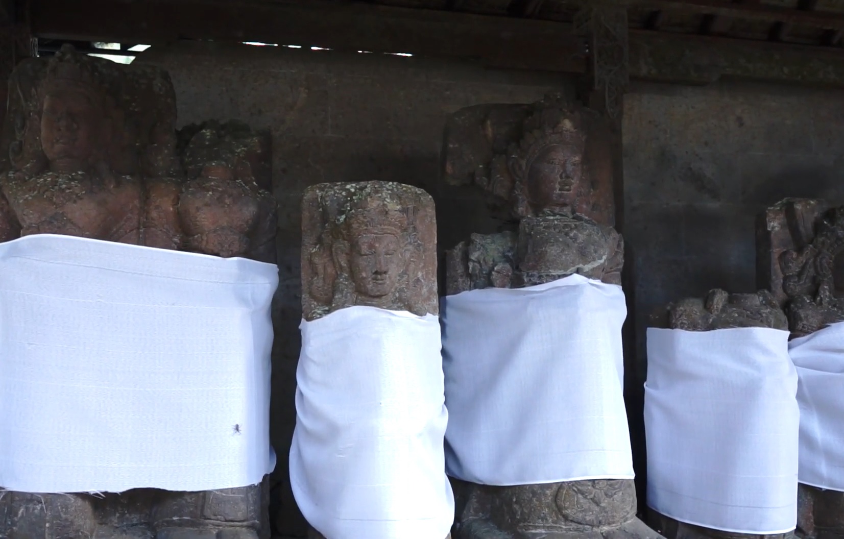 Arca sakral bagi umat Hindu di Pura Puncak Penulisan Desa Sukawana, Kintamani Bangli, Bali yang merupakan peninggalan megalitikum.