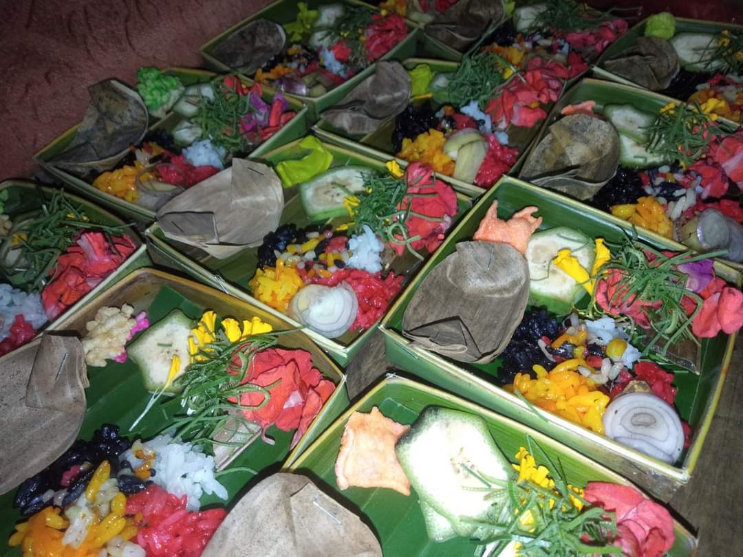 Segehan Kepel yang digunakan untuk sehari hari, seperti Kajeng Kliwon.