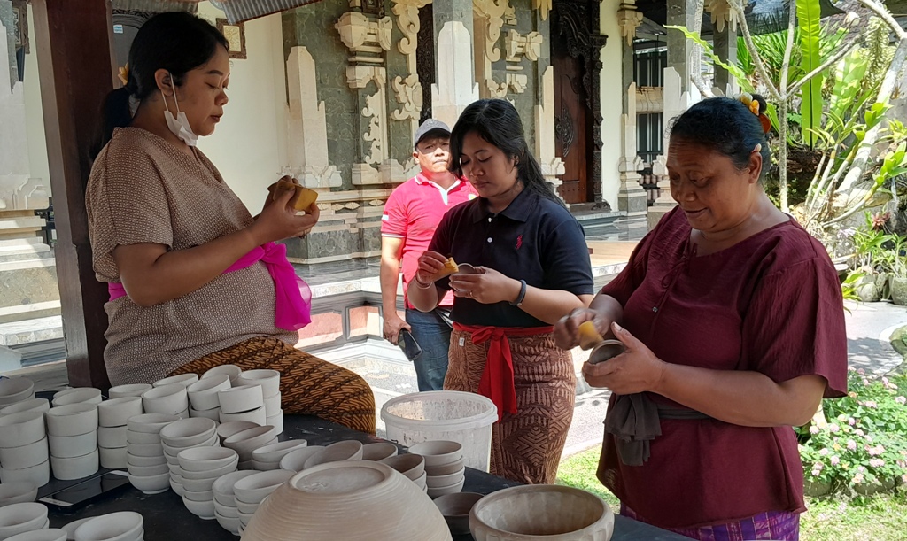 Kisah Sukses Kerajinan Khas Bali MK Keramik, dari Pandemi Hingga Eksportir Menuju Canada &nbsp;&nbsp;