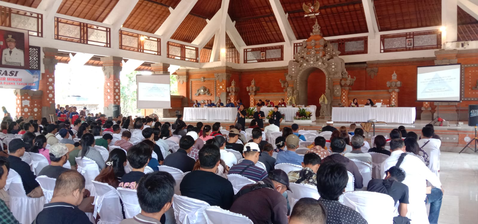 Sosialisasi kenaikan tarif air oleh Perusahaan Umum Daerah Tirta Amerta Buana (Perumda TAB) Tabanan di Gedung Kesenian I Ketut Maria Tabanan.