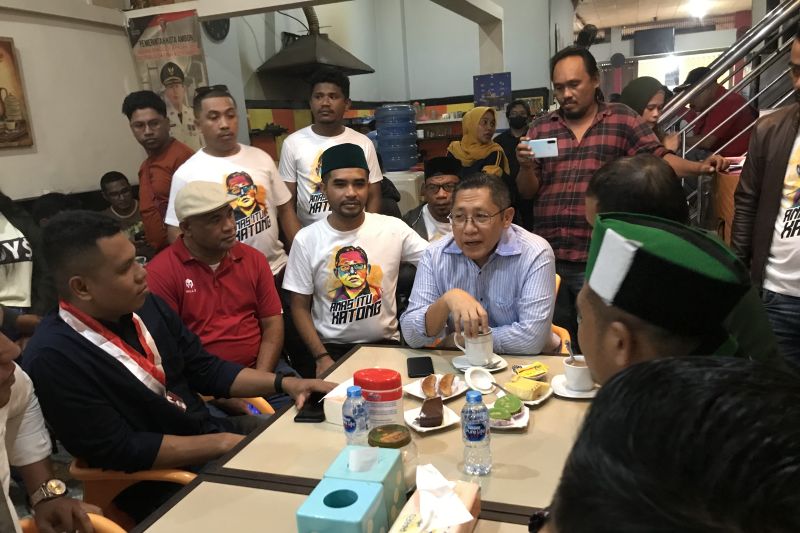 Anas Urbaningrum saat silaturahim bersama aktivis di Kota Ambon, Maluku, Minggu (17/9/2023).