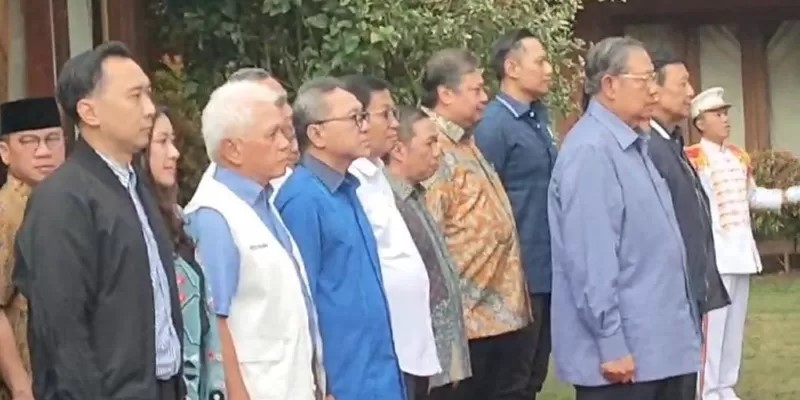 Wiranto dan beberapa purnawirawan jenderal turut hadir dalam pertemuan di Rumah Prabowo Subianto, Hambalang, MInggu (17/9).