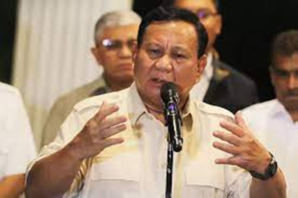 ISU: Ada isu menyebutkan bahwa Capres Prabowo Subianto cekik dan tampar Wamentan. Menanggapi isu tersebut, Presiden Jokowi bilang begini.