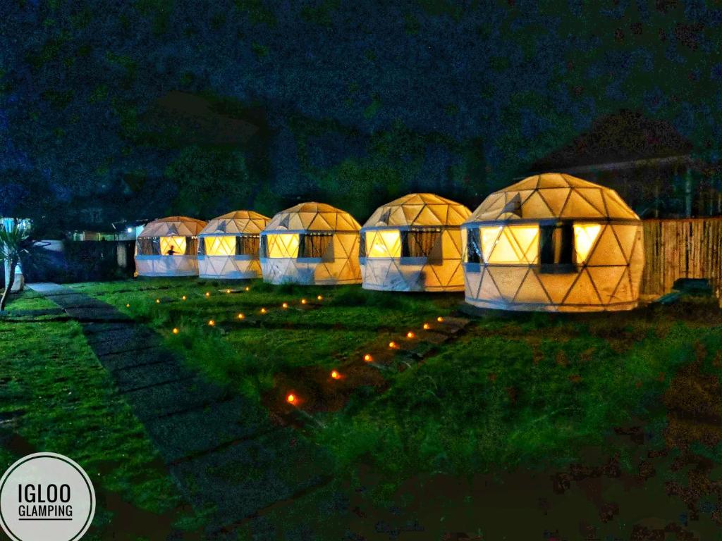 IGB: Igloo Glamping Bali yang berlokasi di Jl. Pura Yeh Panes, Songan B, Kec. Kintamani, Kabupaten Bangli, Bali.